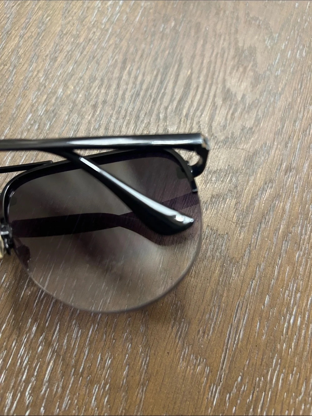 QUAY SUN GLASSES
